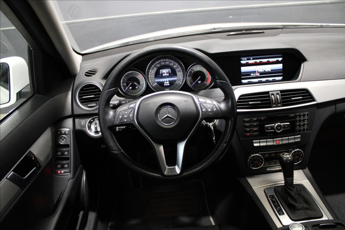 Mercedes-Benz 220CDI*Avantgarde*AT*LED*Xenon*