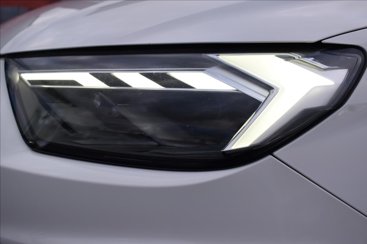 Audi A1 2,0 TFSi  147kW S-line Virtual LED - 3