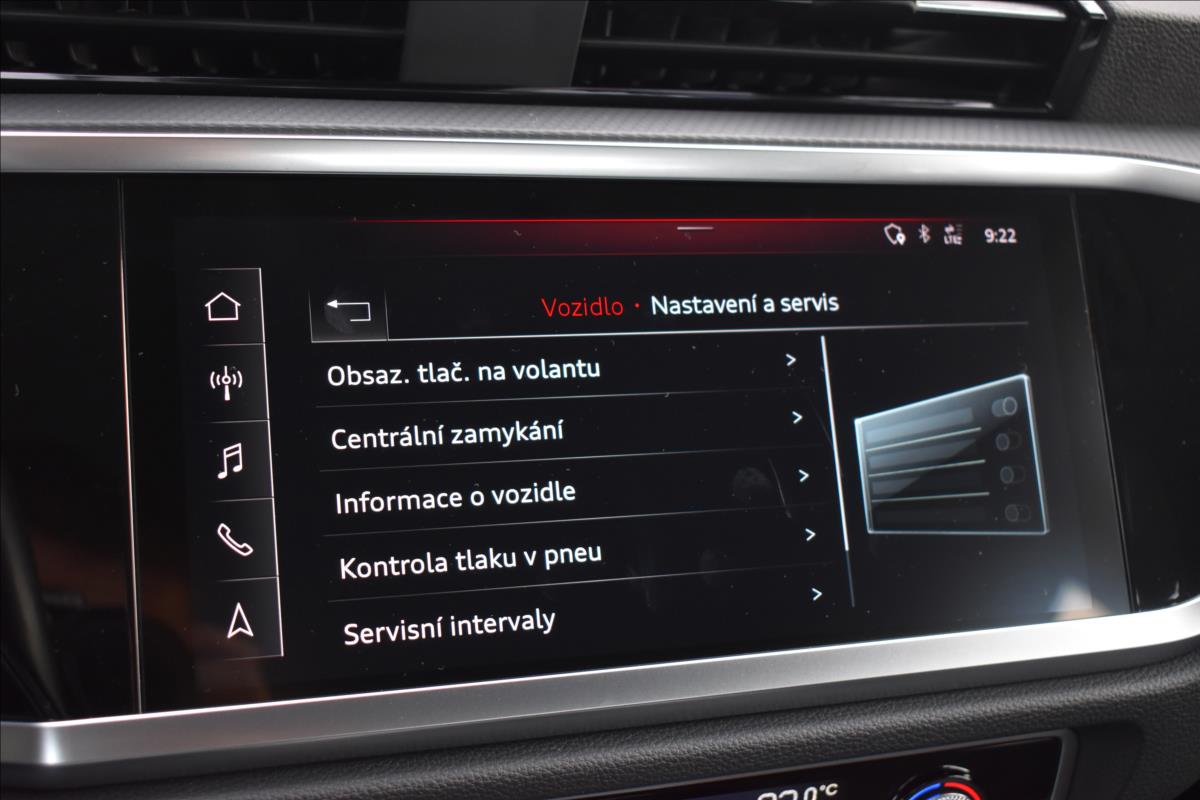 Audi Q3 2,0 TDi  S-Line Virtual Assist LED - 39