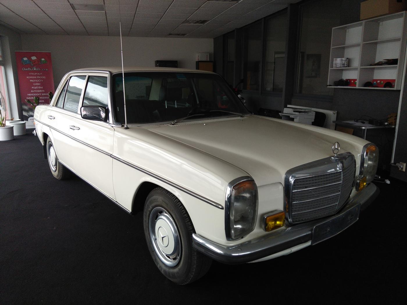 Mercedes-Benz 115 2,0 Automat! Krsn stav